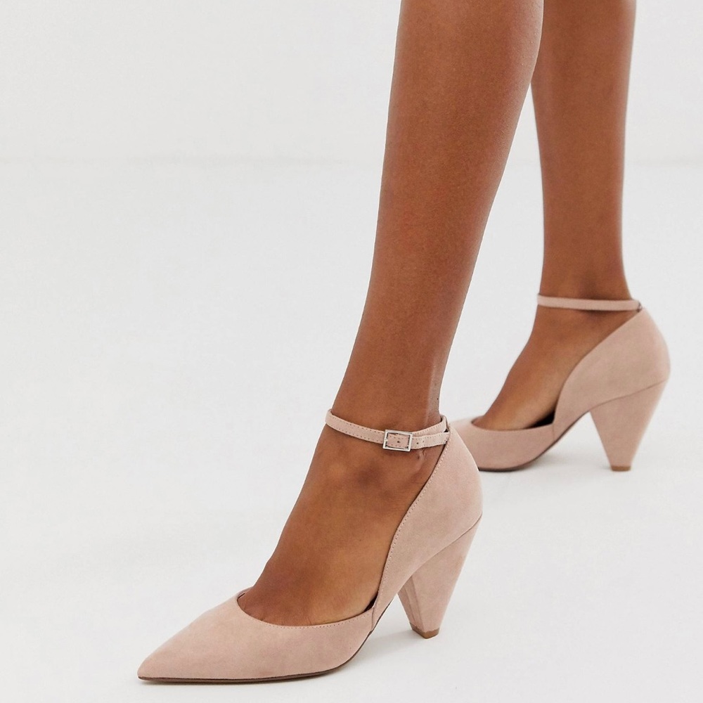 Pointed Suede Mid-Heels in Beige